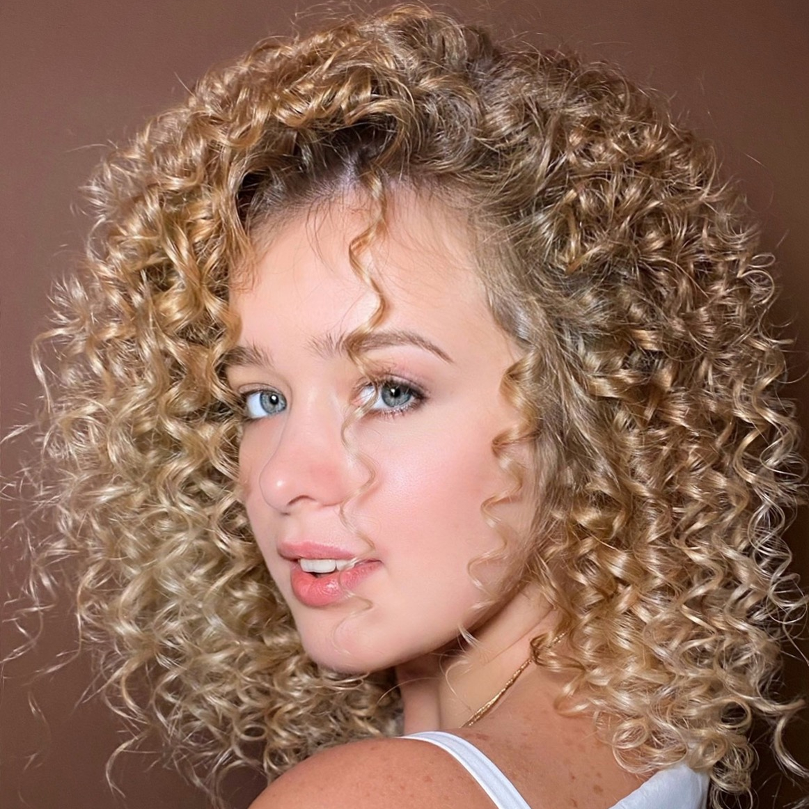 Мастера со стажем от 10 лет способны выполнить стрижку любой сложности